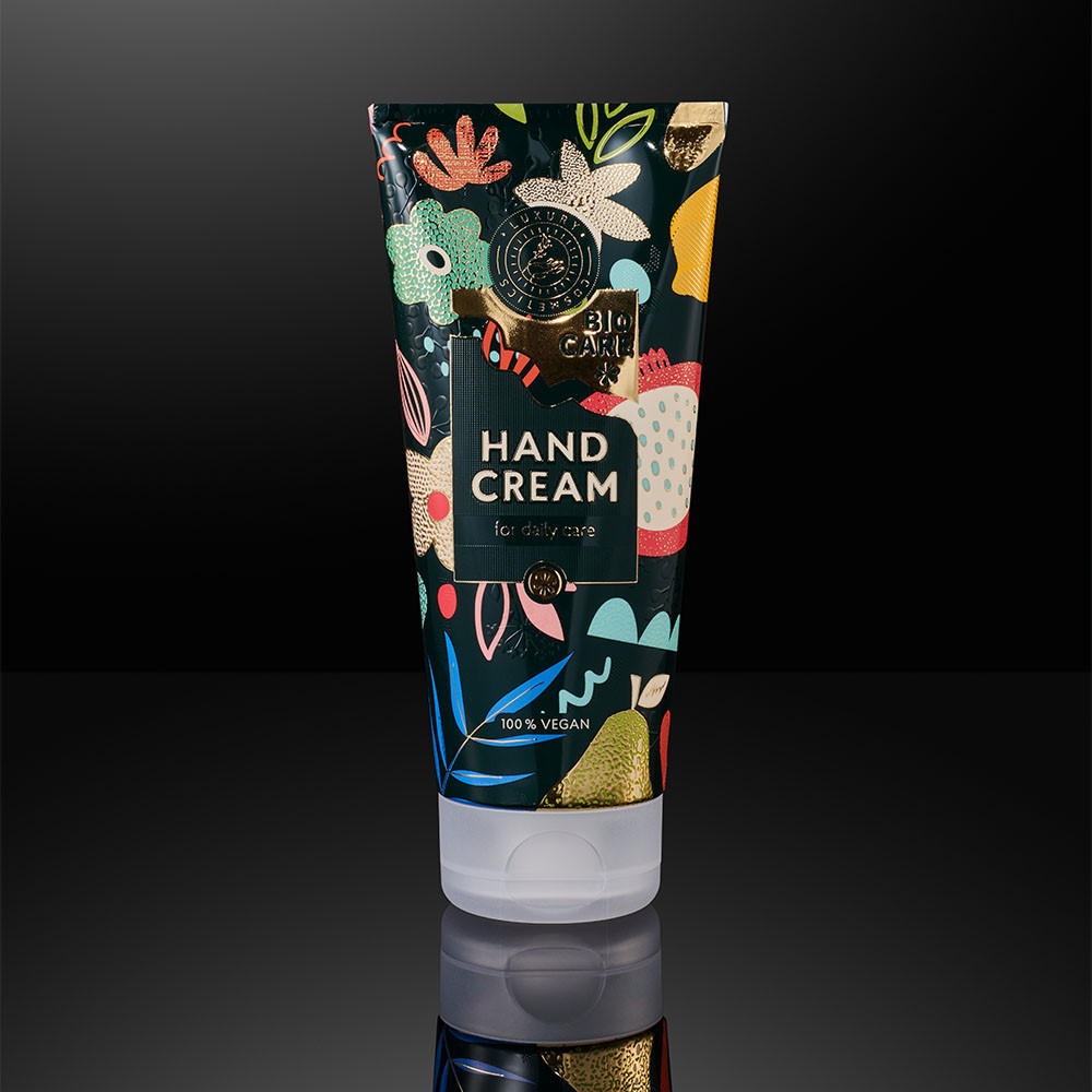 Eye-catching labelling on tequila bottle achieved using digital embellishment