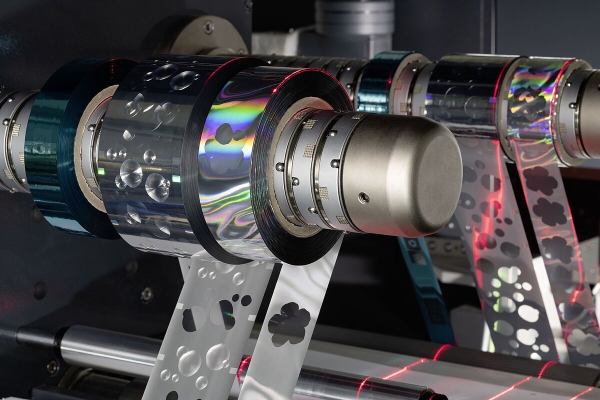 Kurz Distrorun for single image and continuous label designs